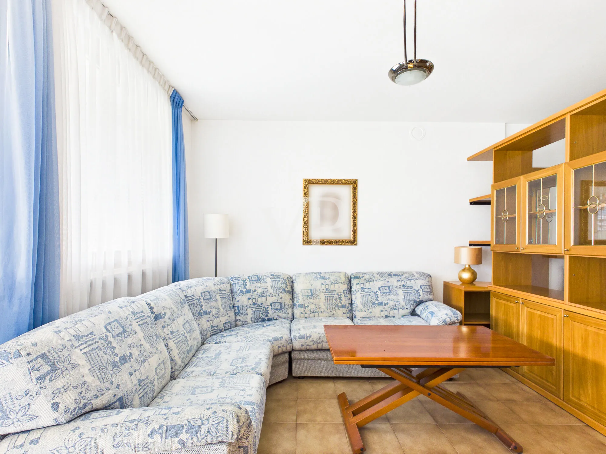 Spacious four-room apartment with a terrace and garage in a quiet, inland location