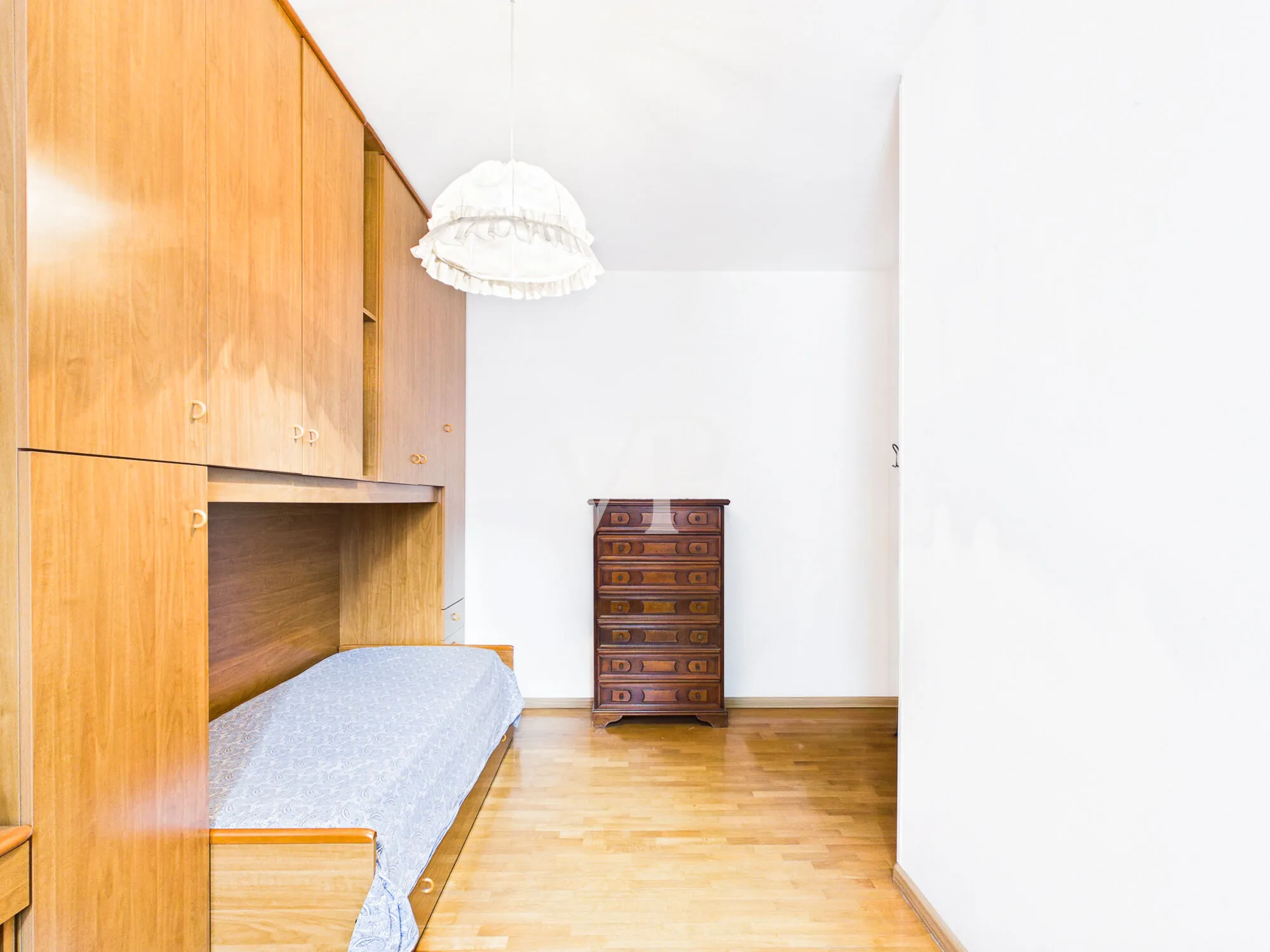 Spacious four-room apartment with a terrace and garage in a quiet, inland location
