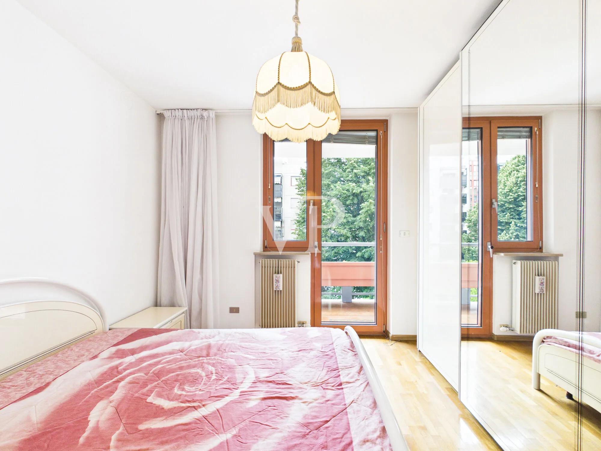 Spacious four-room apartment with a terrace and garage in a quiet, inland location