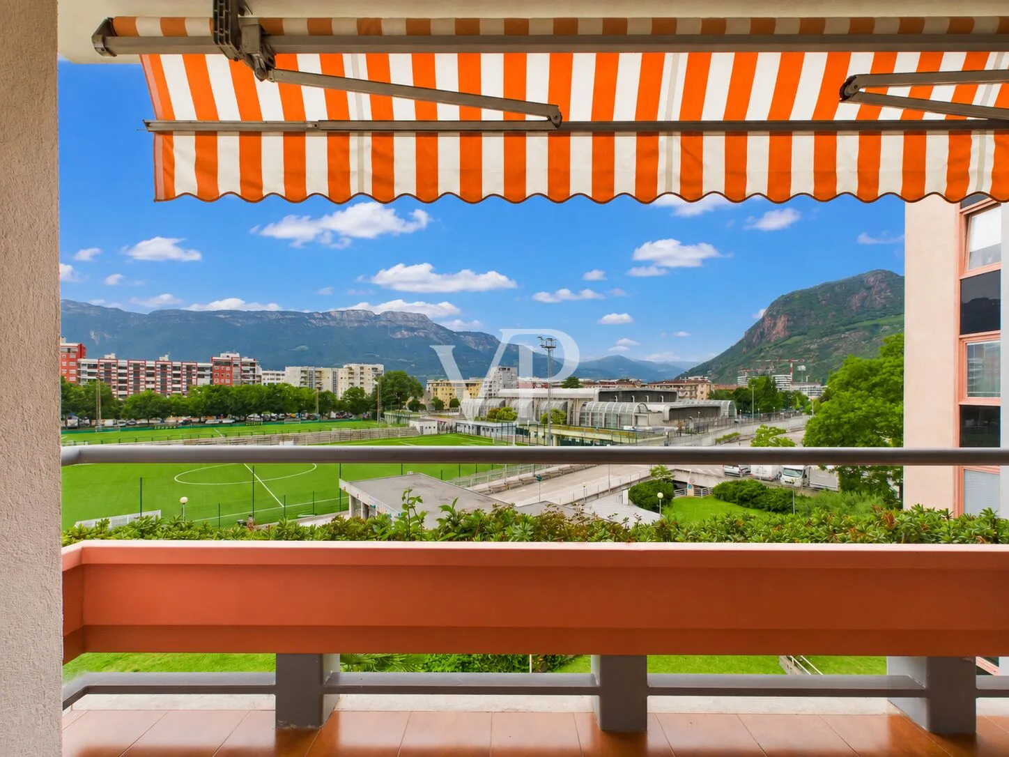 Spacious four-room apartment with a terrace and garage in a quiet, inland location