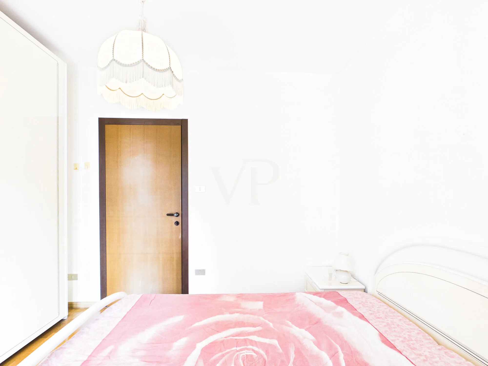 Spacious four-room apartment with a terrace and garage in a quiet, inland location