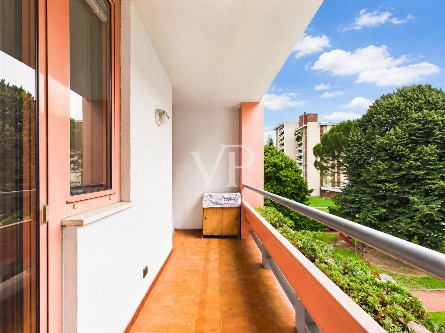 Spacious four-room apartment with a terrace and garage in a quiet, inland location