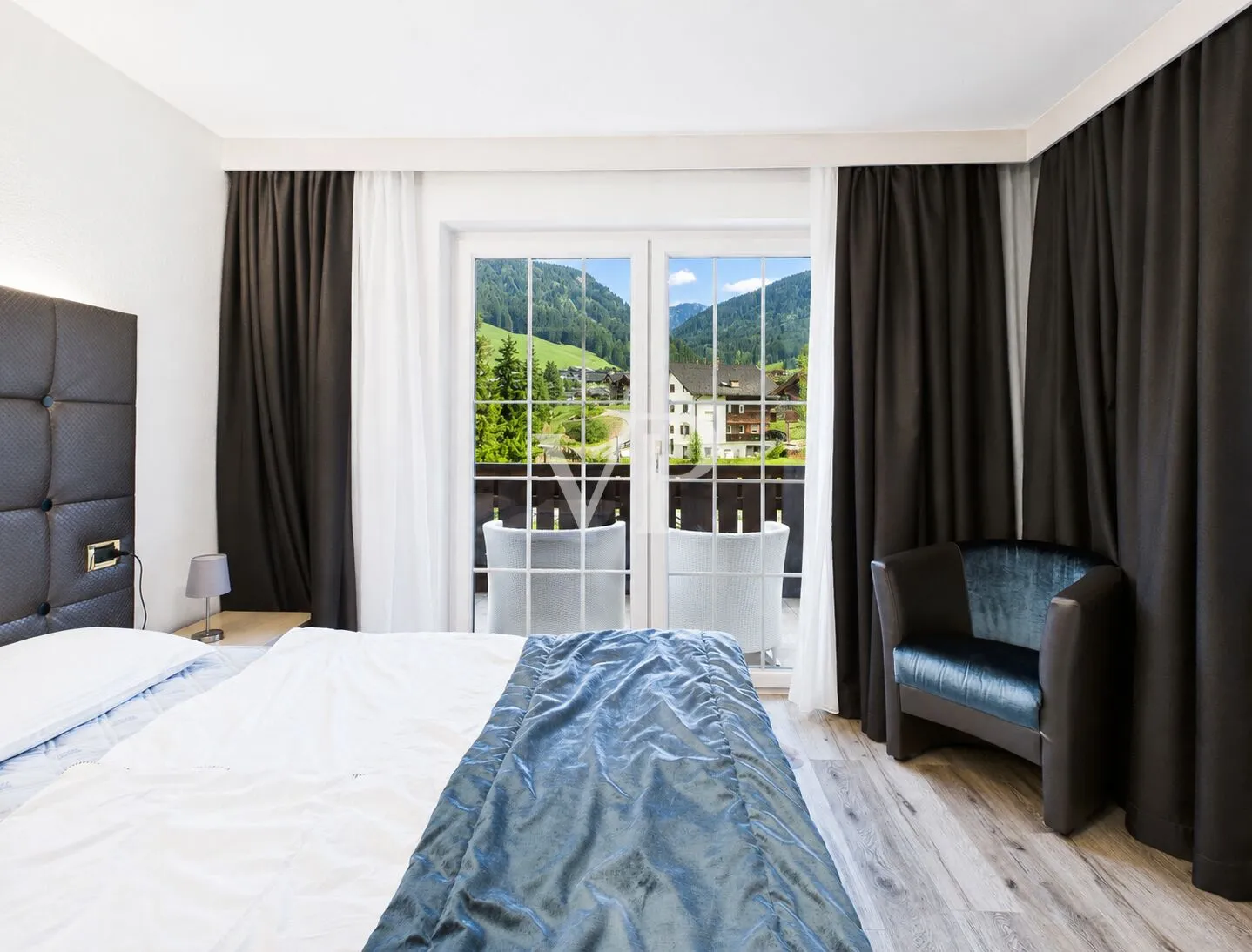 Exklusive Ski-in/Ski-out-Immobilie mit atemberaubendem Blick auf die Dolomiten