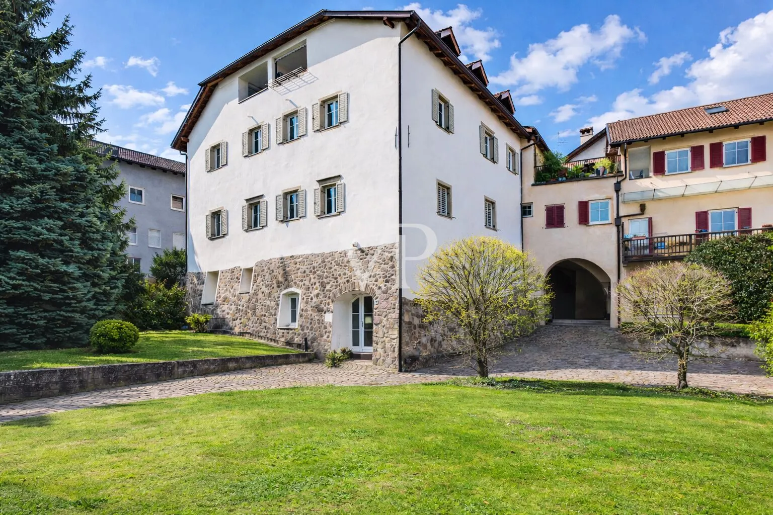 Geräumige Wohnung im Zentrum von Eppan