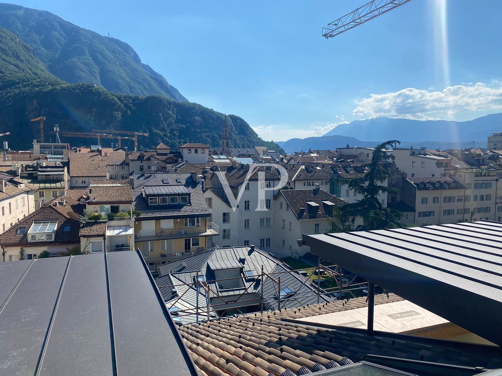 Appartement attique premium avec vue panoramique au cœur de Bolzano