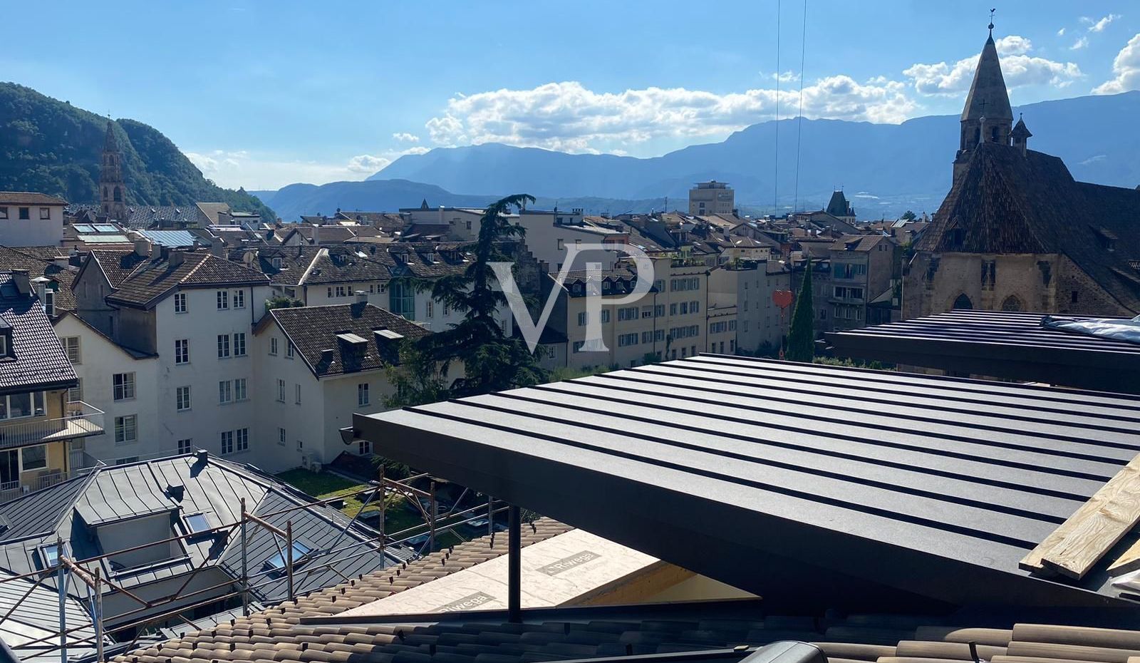 Premium Attikawohnung mit Panoramaaussicht im Herzen von Bozen