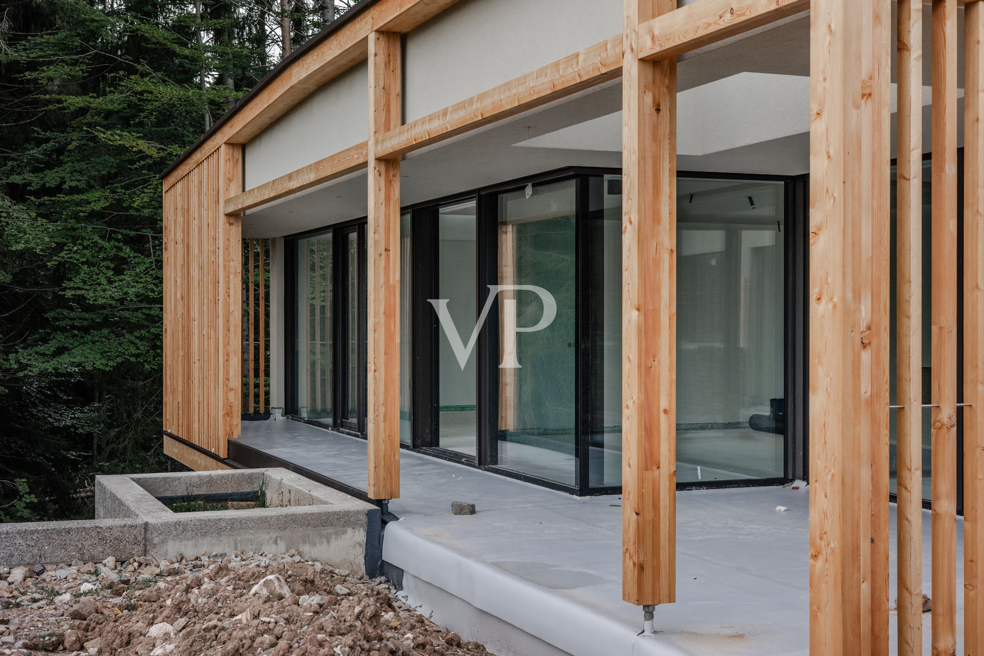 Deux villas neuves de style alpin, à proximité immédiate du terrain de golf de Petersberg