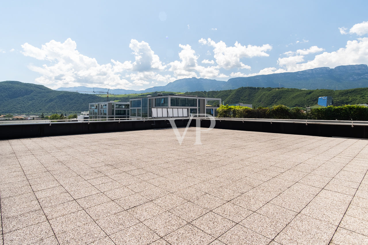 Penthouse-Büro mit großer Dachterrasse und nennenswerter Kubatur