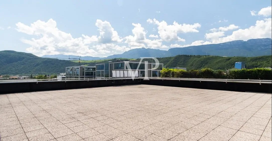 Penthouse-Büro mit großer Dachterrasse und nennenswerter Kubatur