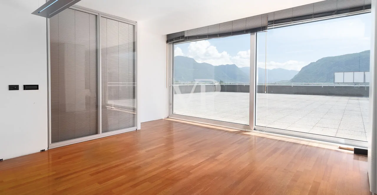 Penthouse-Büro mit großer Dachterrasse und nennenswerter Kubatur