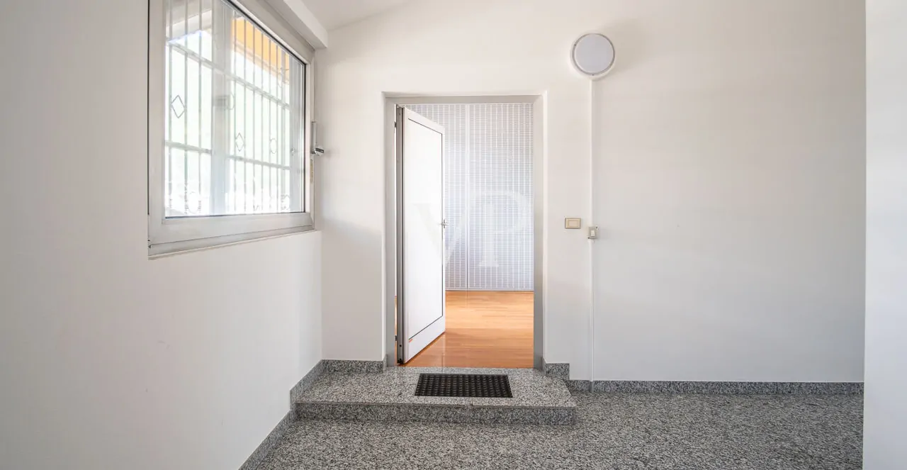 Penthouse-Büro mit großer Dachterrasse und nennenswerter Kubatur