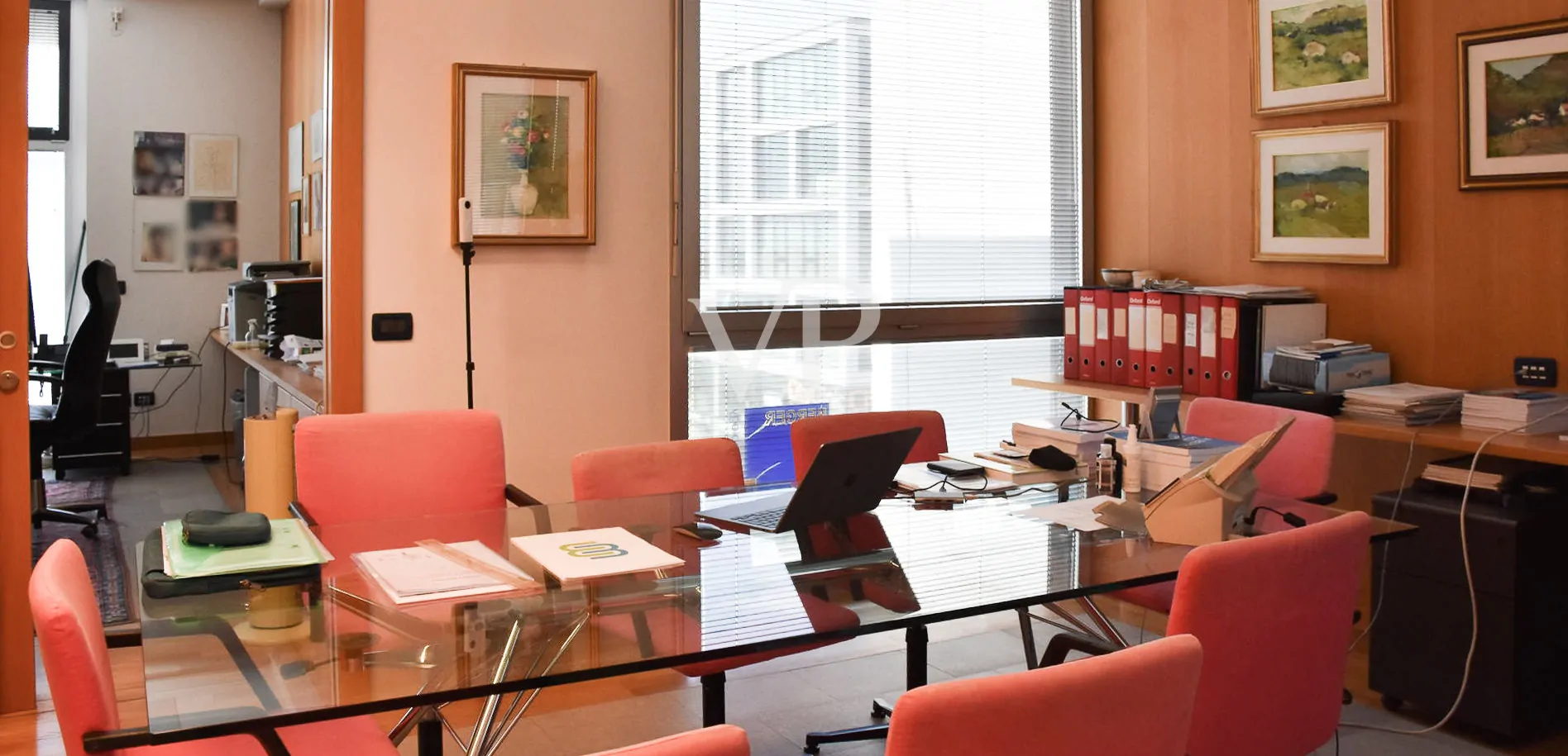 Repräsentative Büros mit modernster technischer Ausstattung