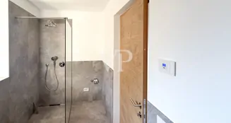 von_poll_real_estate_property_IT23415914_image_45