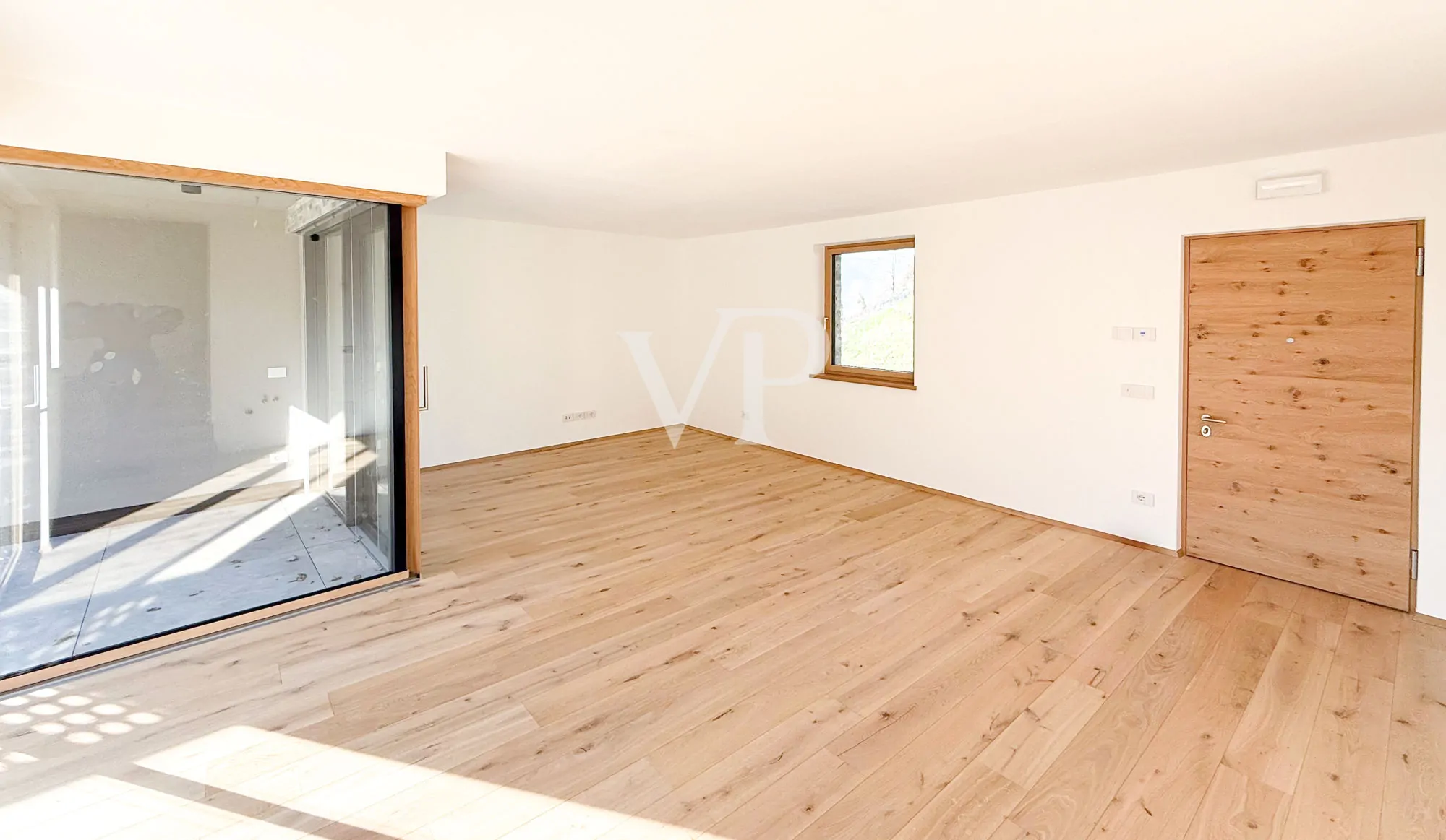 Elegante Reihenvilla mit Blick ins Grüne.