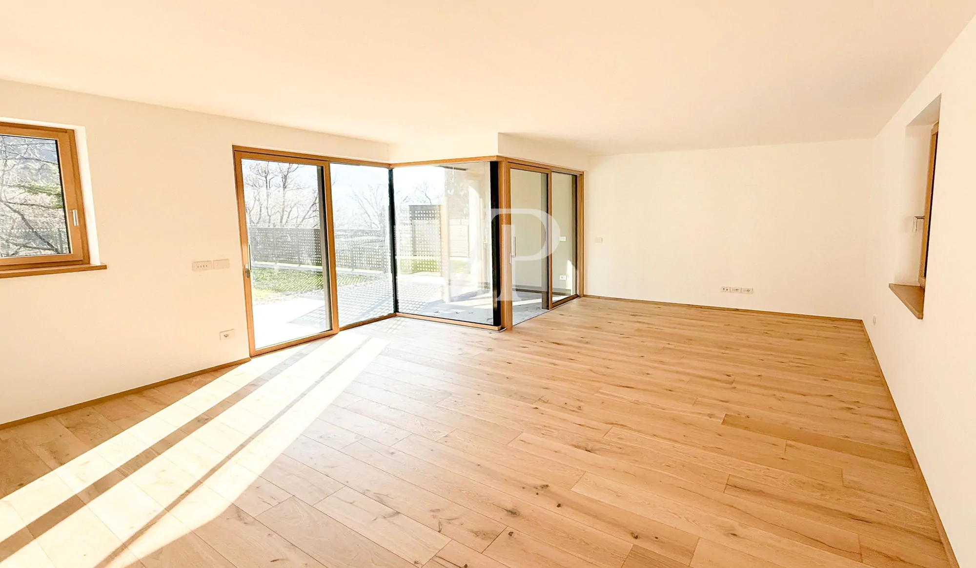 Elegante Reihenvilla mit Blick ins Grüne.