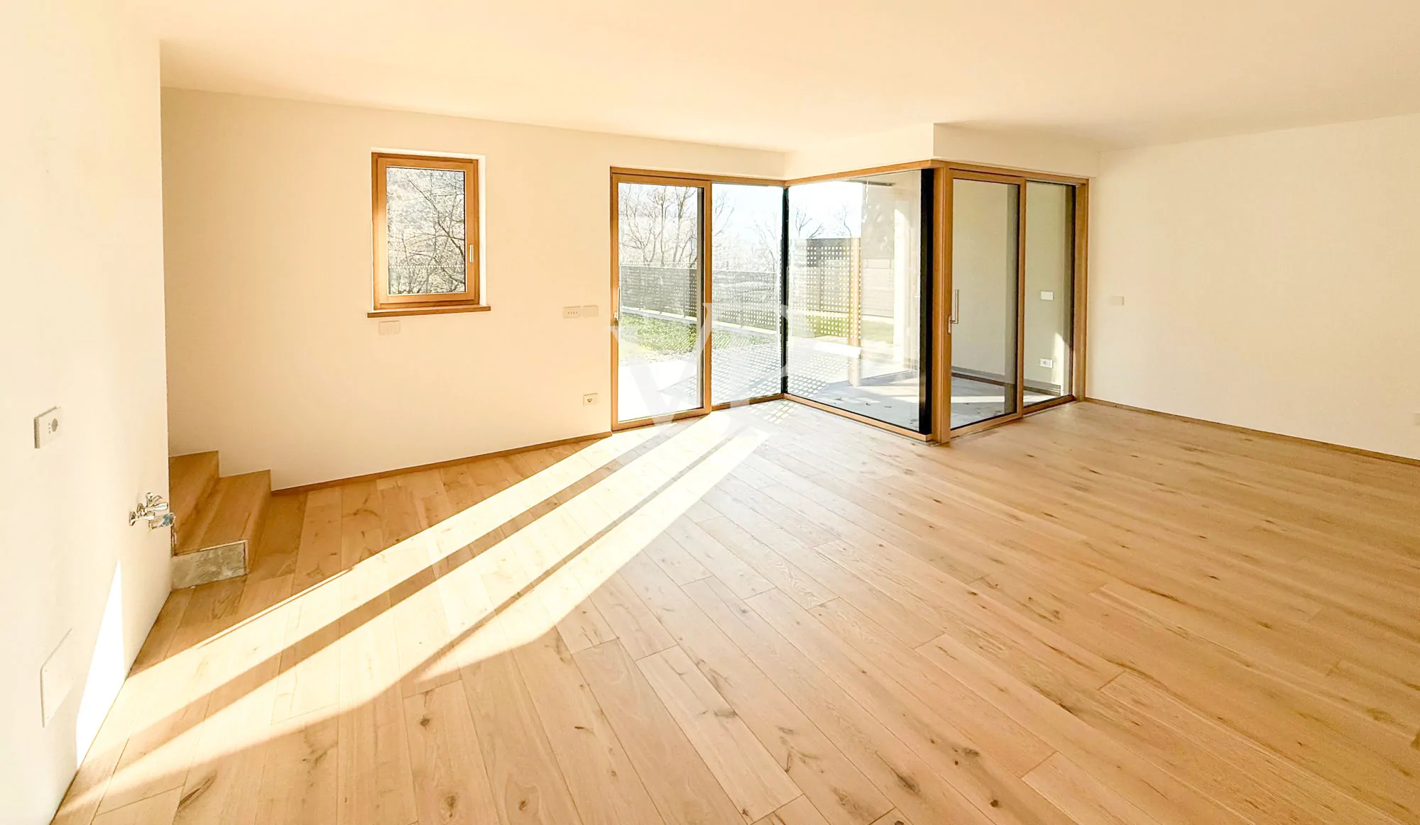 Elegante Reihenvilla mit Blick ins Grüne.