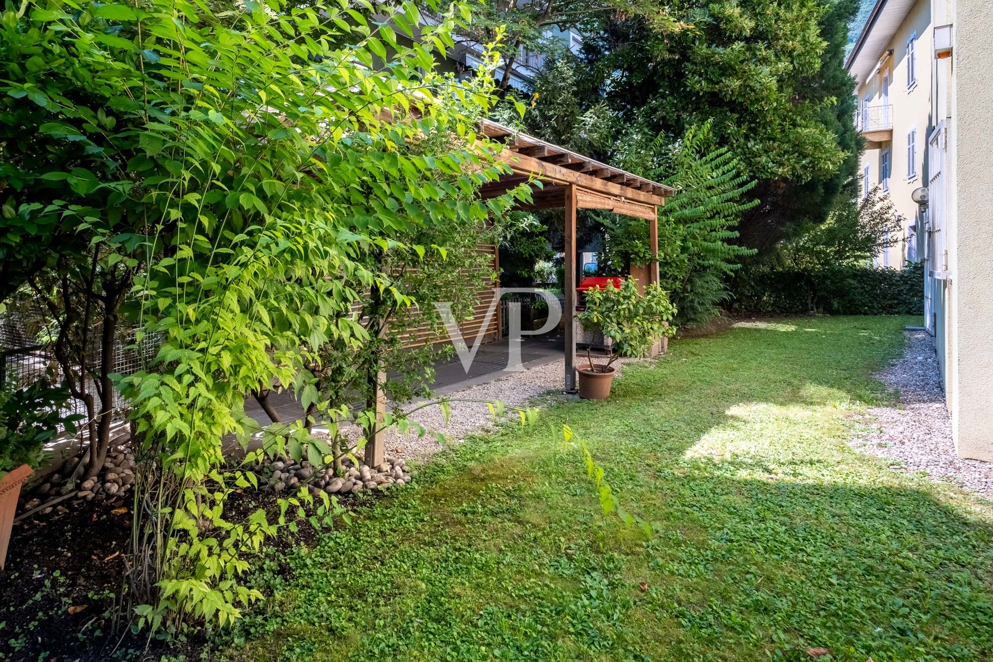 Affascinante appartamento con giardino in Via delle Fucine