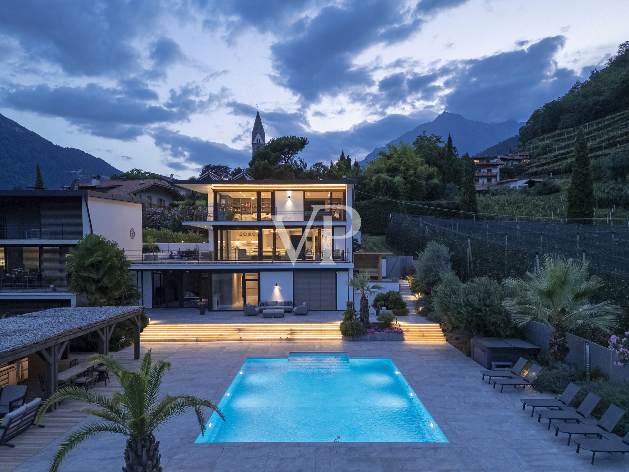 Villa avec style de vie et vue fascinante