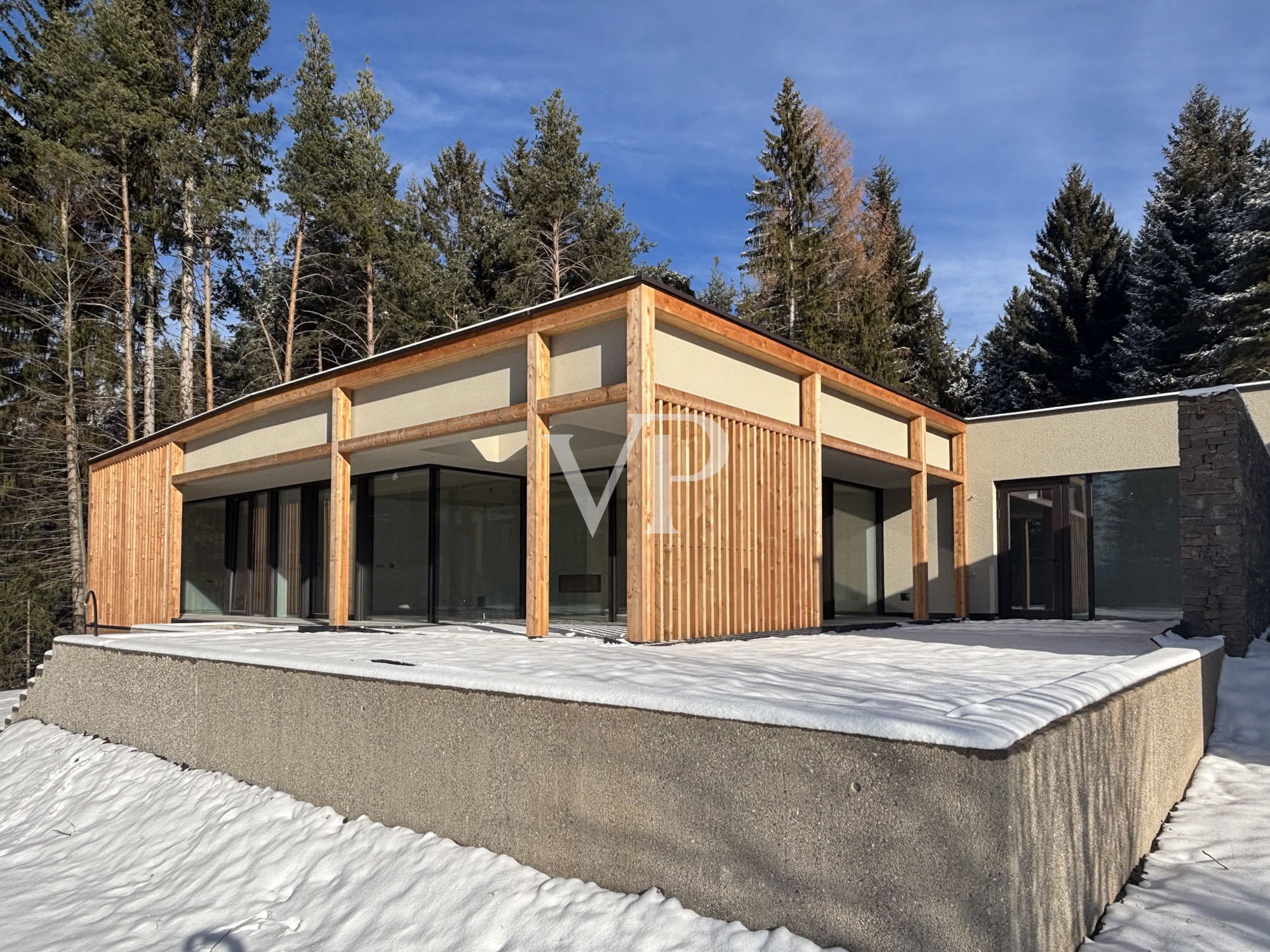 Chalet in stile alpino, direttamente sul campo da golf di Petersberg