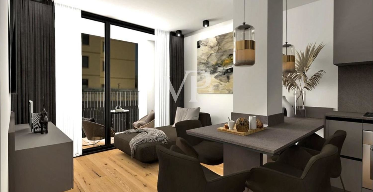 Geräumige und helle Zwei-Zimmer-Wohnung komplett renoviert