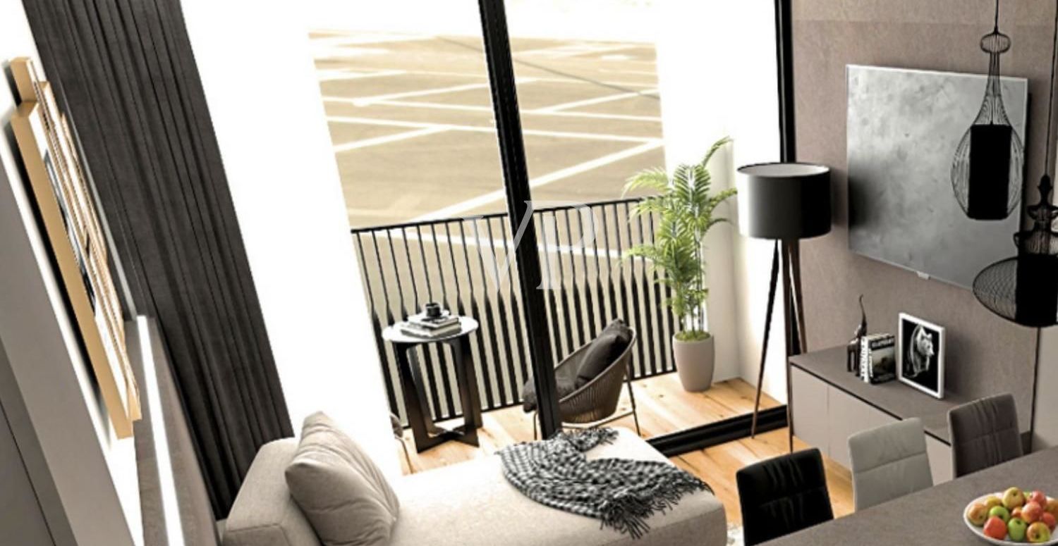 Geräumige und helle Zwei-Zimmer-Wohnung komplett renoviert