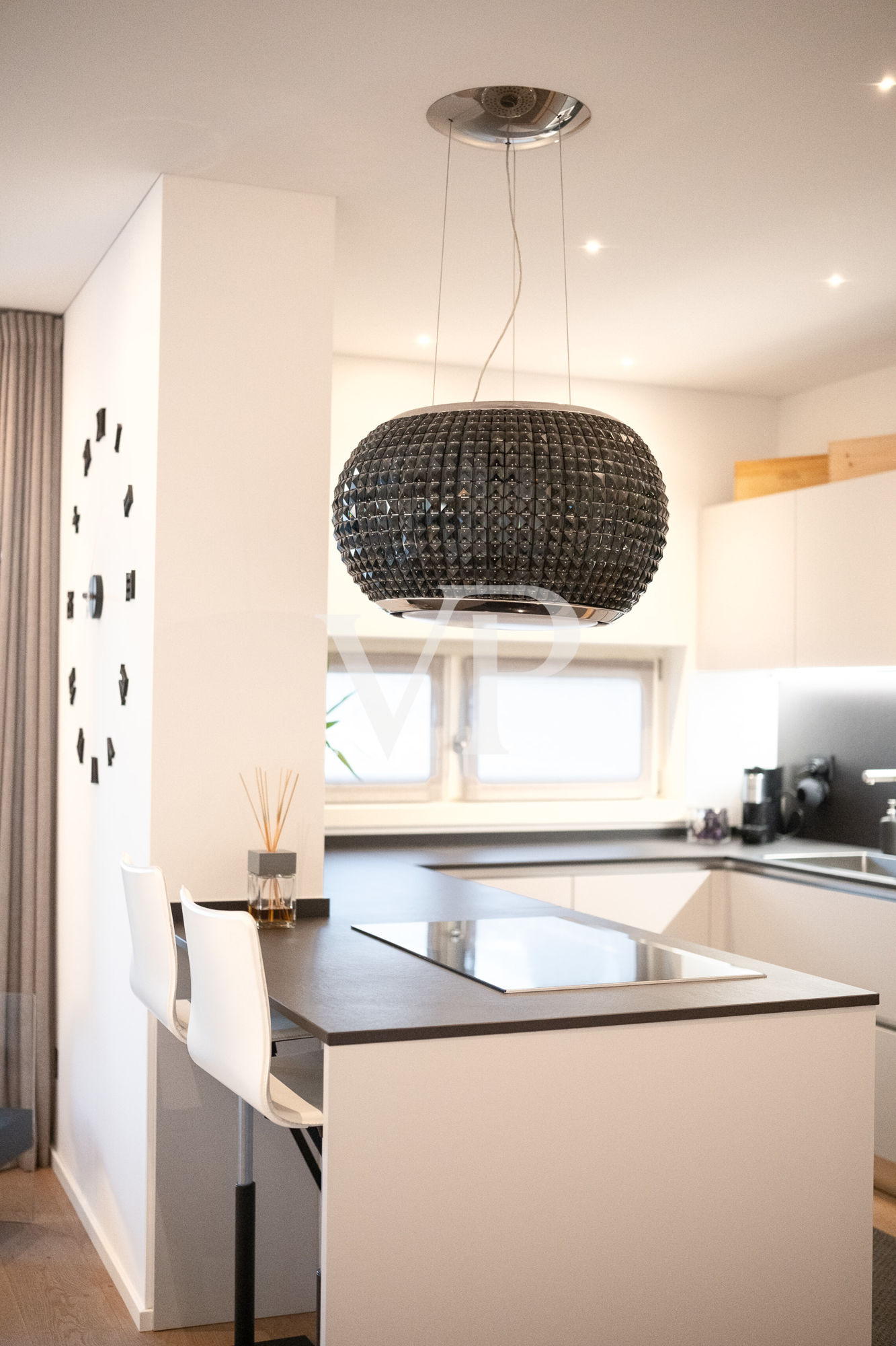 Prestigeträchtige Vier-Zimmer-Wohnung mit Terrasse und Garage