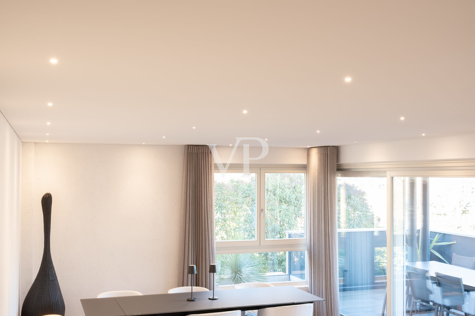Prestigeträchtige Vier-Zimmer-Wohnung mit Terrasse und Garage