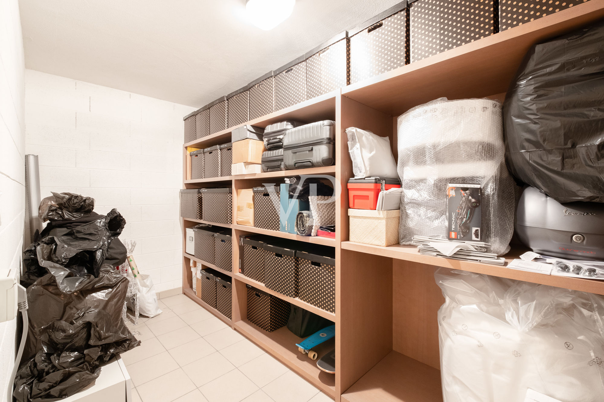 Prestigeträchtige Vier-Zimmer-Wohnung mit Terrasse und Garage