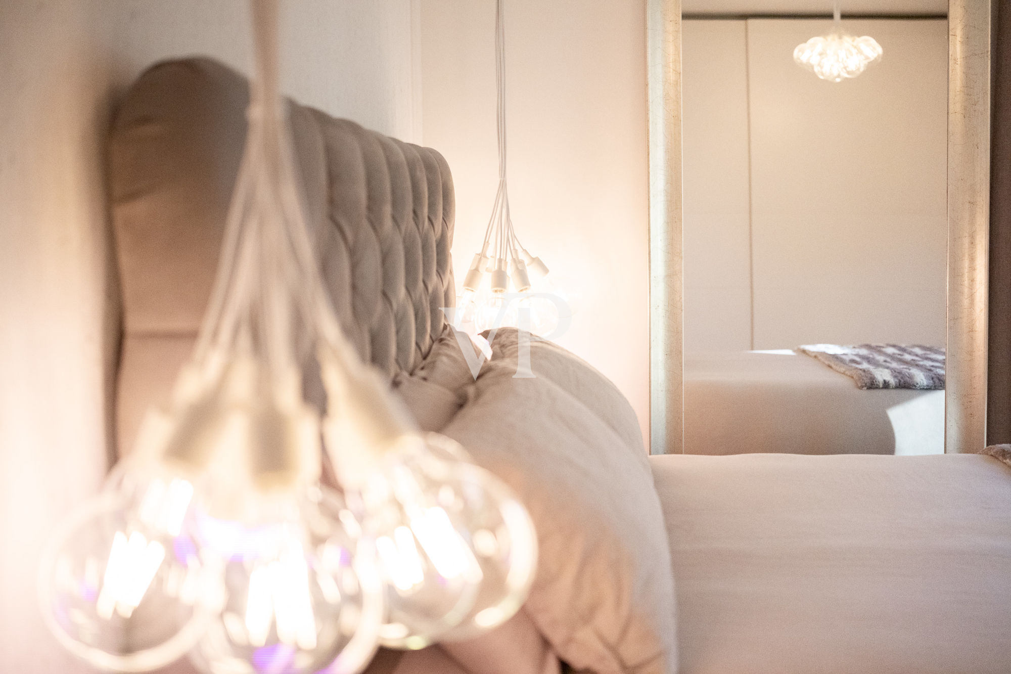 Prestigeträchtige Vier-Zimmer-Wohnung mit Terrasse und Garage