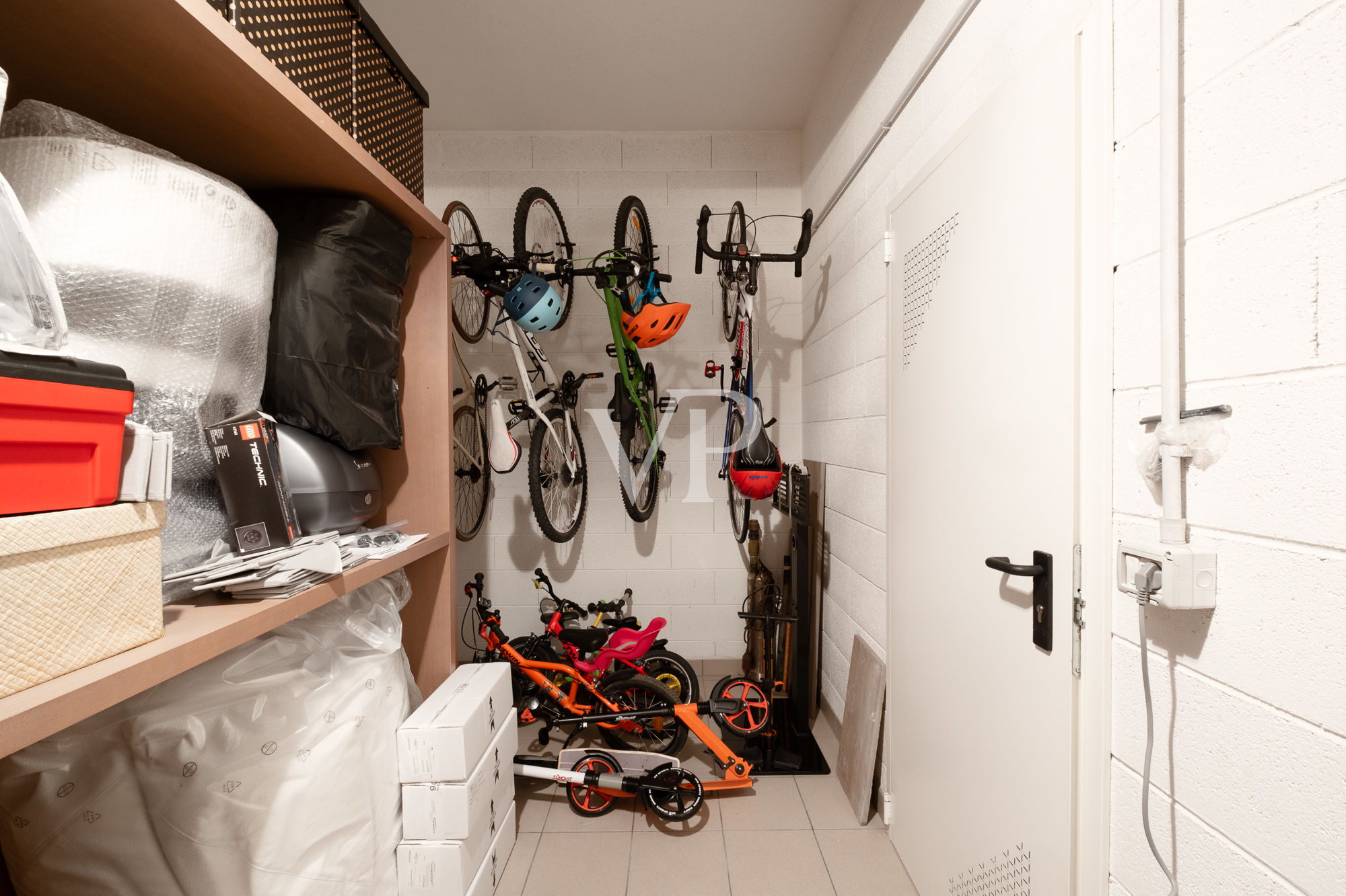 Prestigeträchtige Vier-Zimmer-Wohnung mit Terrasse und Garage