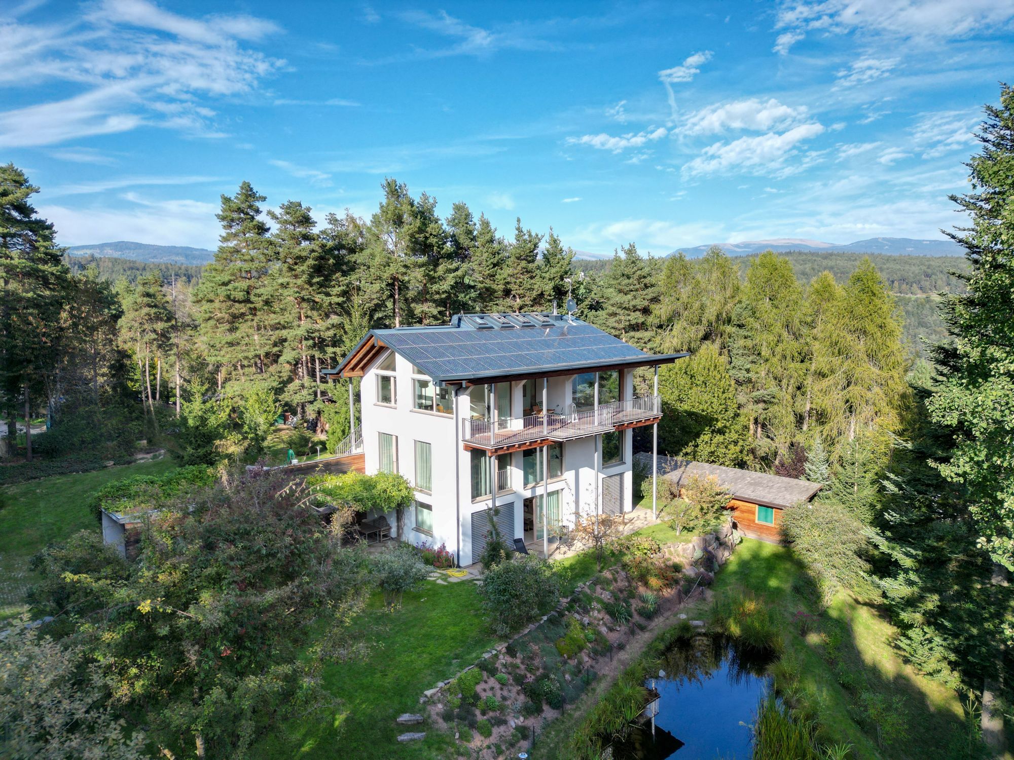 Villa esclusiva nel mezzo di un bosco privato con vista panoramica vicino a Bolzano