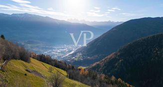 von_poll_real_estate_property_IT254921973_image_1
