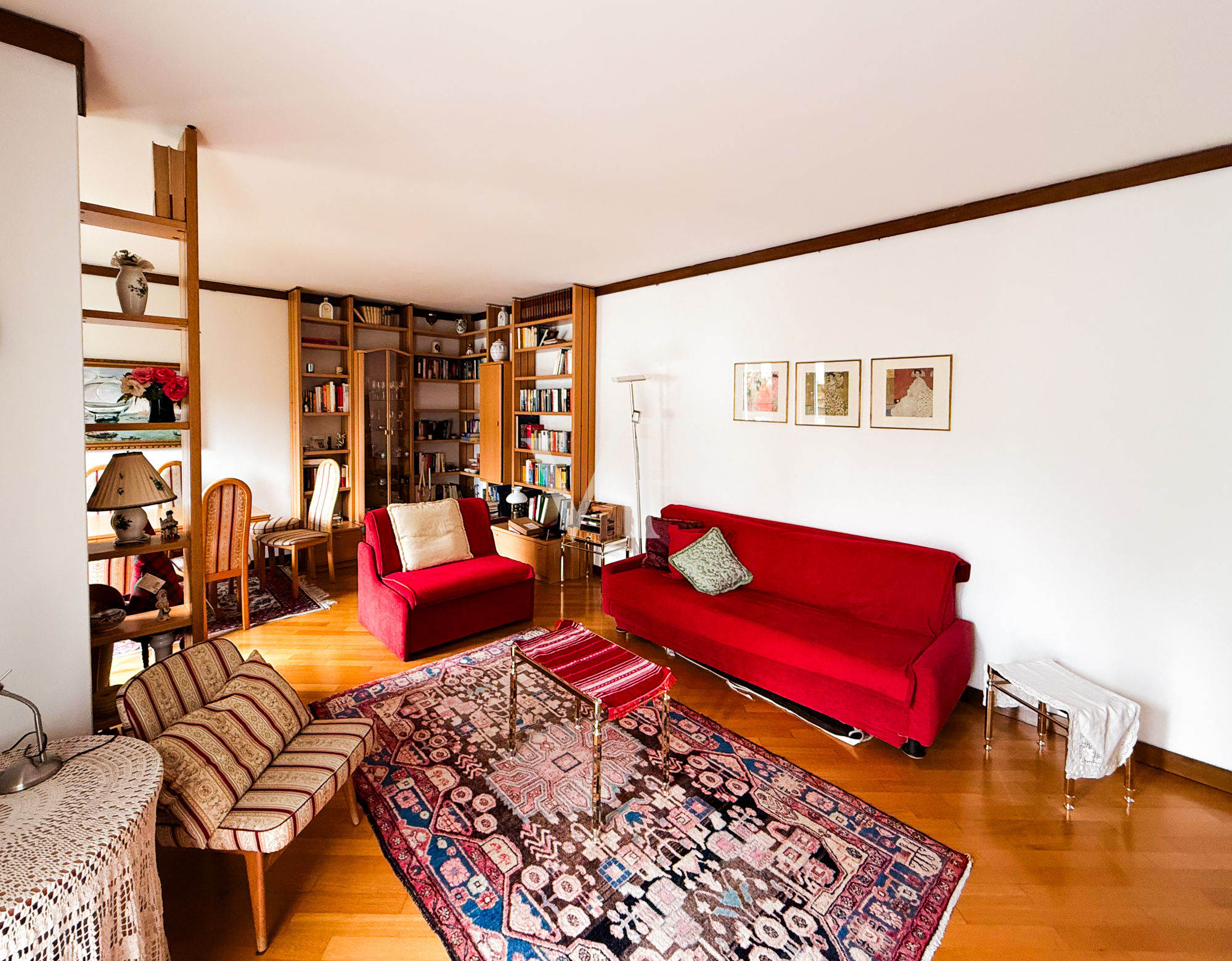 Geräumige Vier-Zimmer-Wohnung in exklusiver Lage in Gries