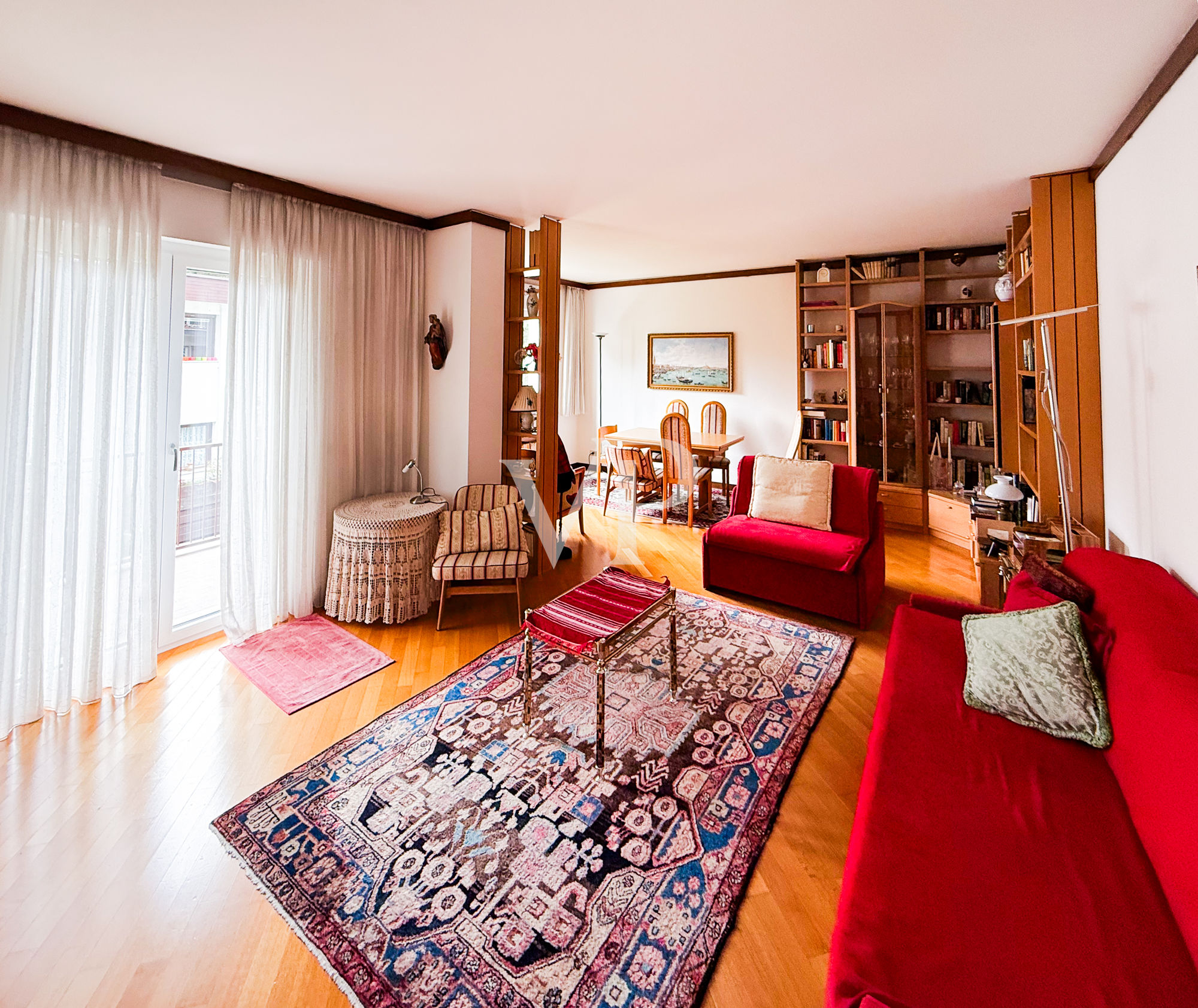 Geräumige Vier-Zimmer-Wohnung in exklusiver Lage in Gries