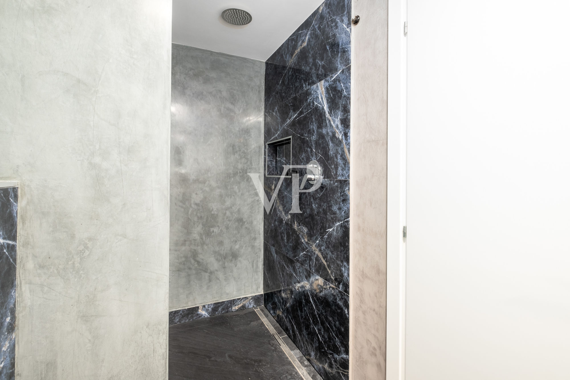 Exklusive und elegante Wohnung mit spektakulärer Terrasse in einer privilegierten Umgebung
