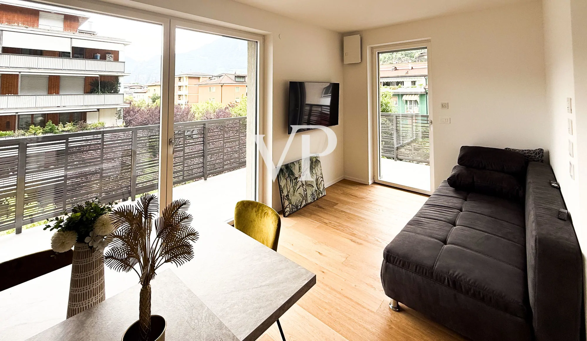 Moderno y luminoso apartamento de dos dormitorios con terraza