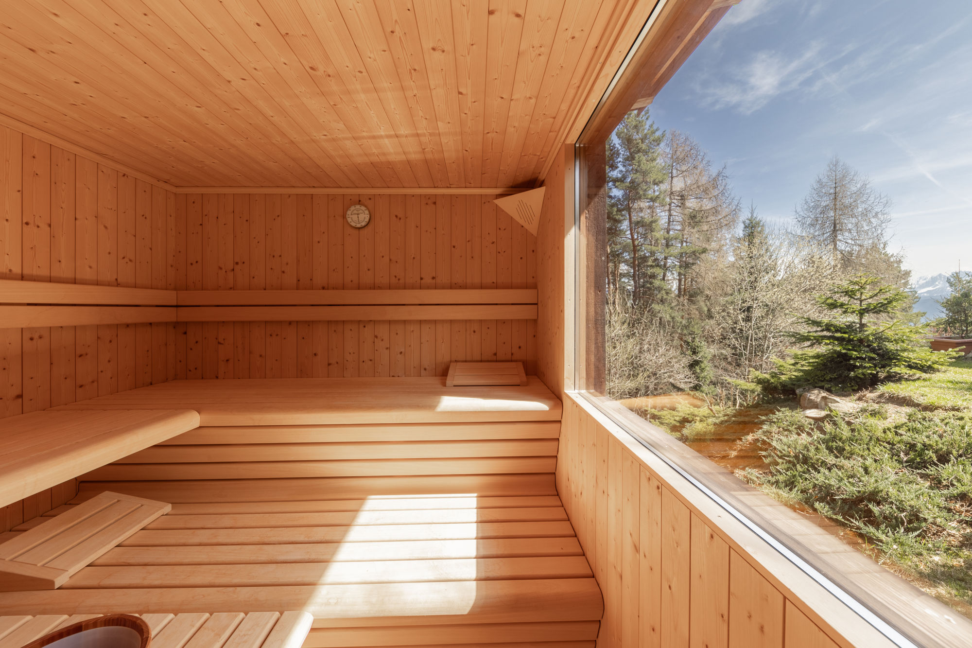 Exklusive Villa inmitten eines privaten Waldes mit Panoramablick bei Bozen
