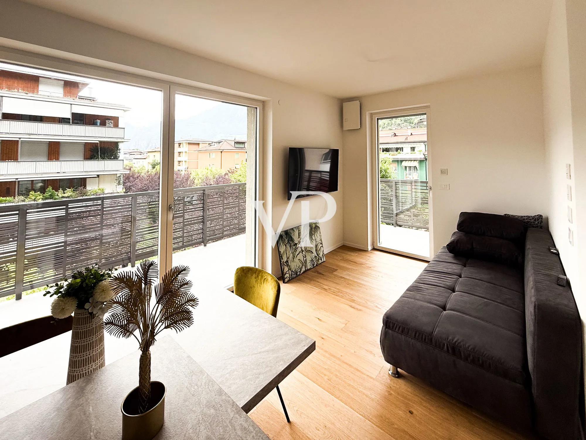 Moderno y luminoso apartamento de dos dormitorios con terraza