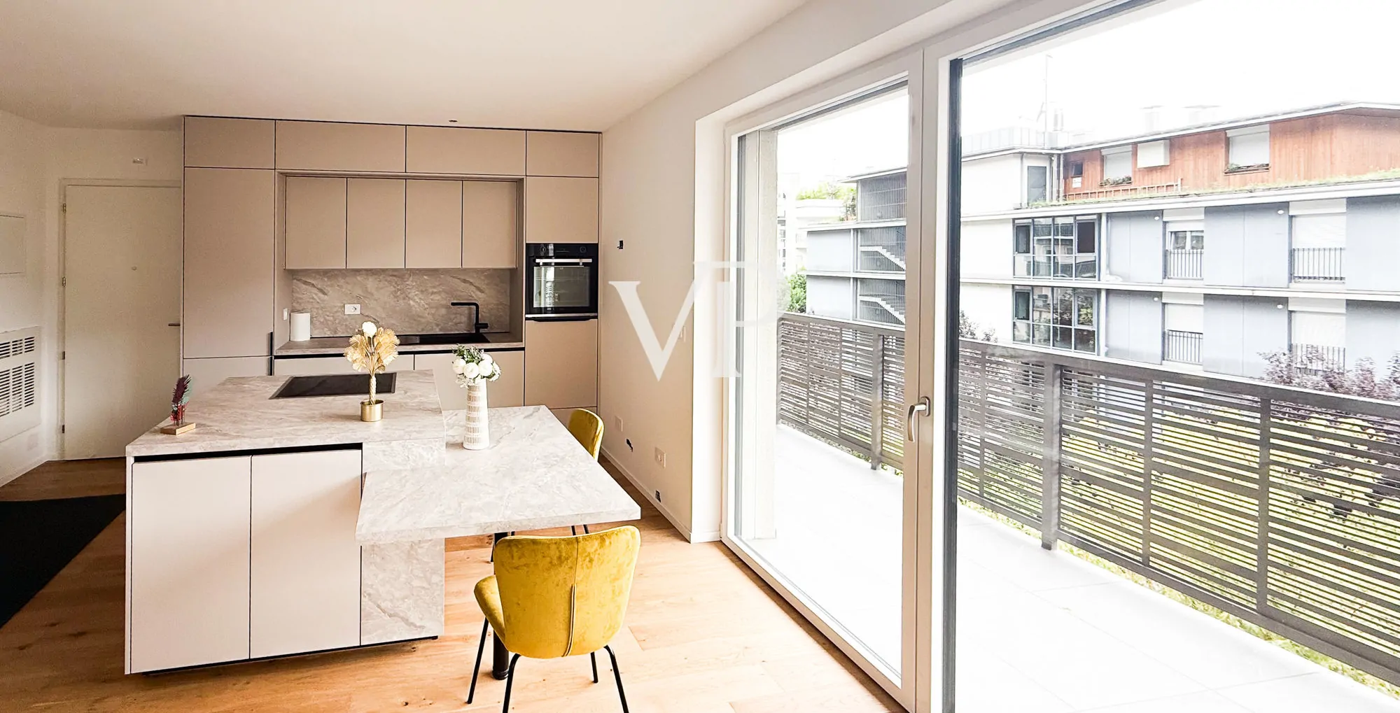 Moderne und helle Wohnung mit Terrasse