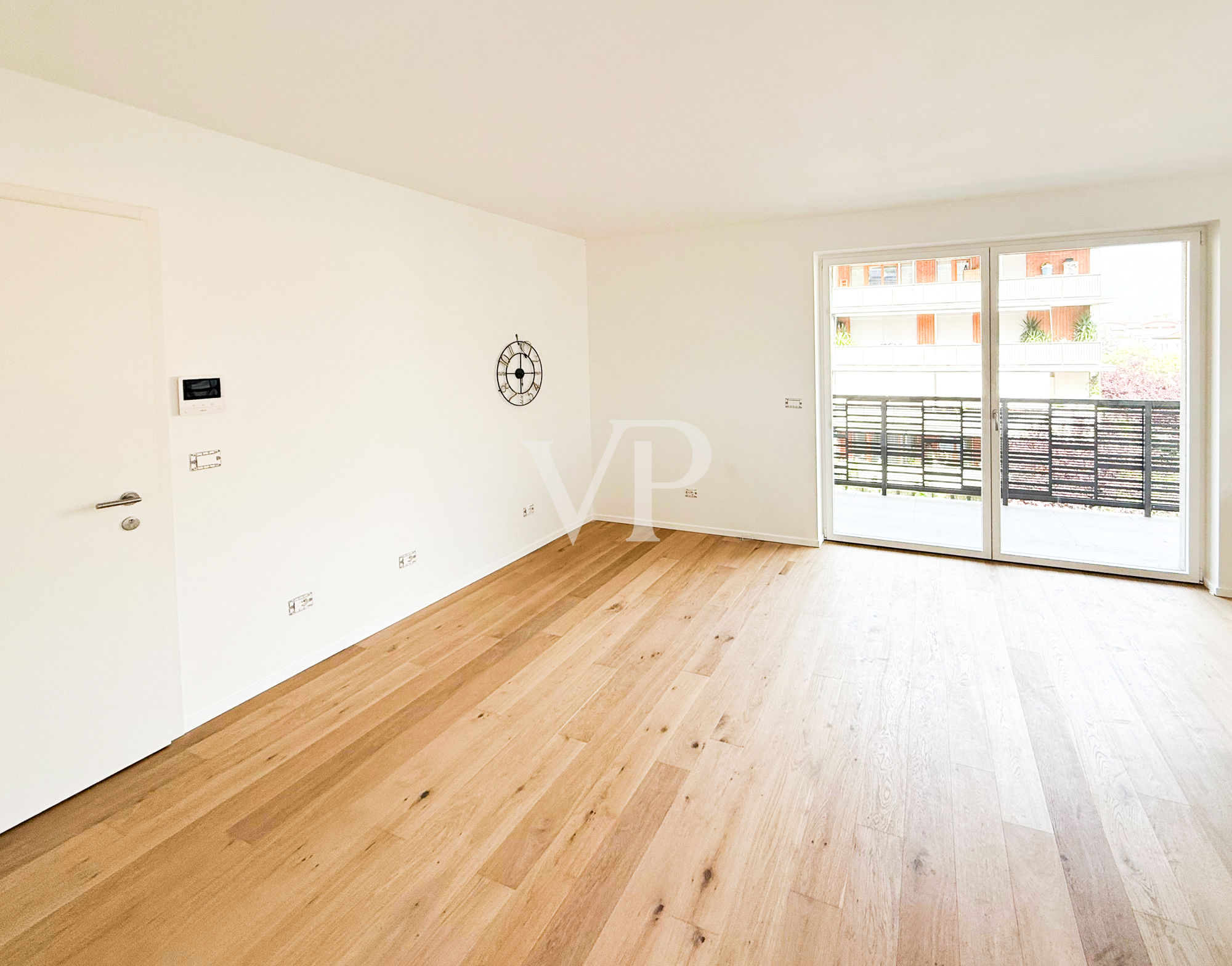 Moderne und helle Wohnung mit Terrasse
