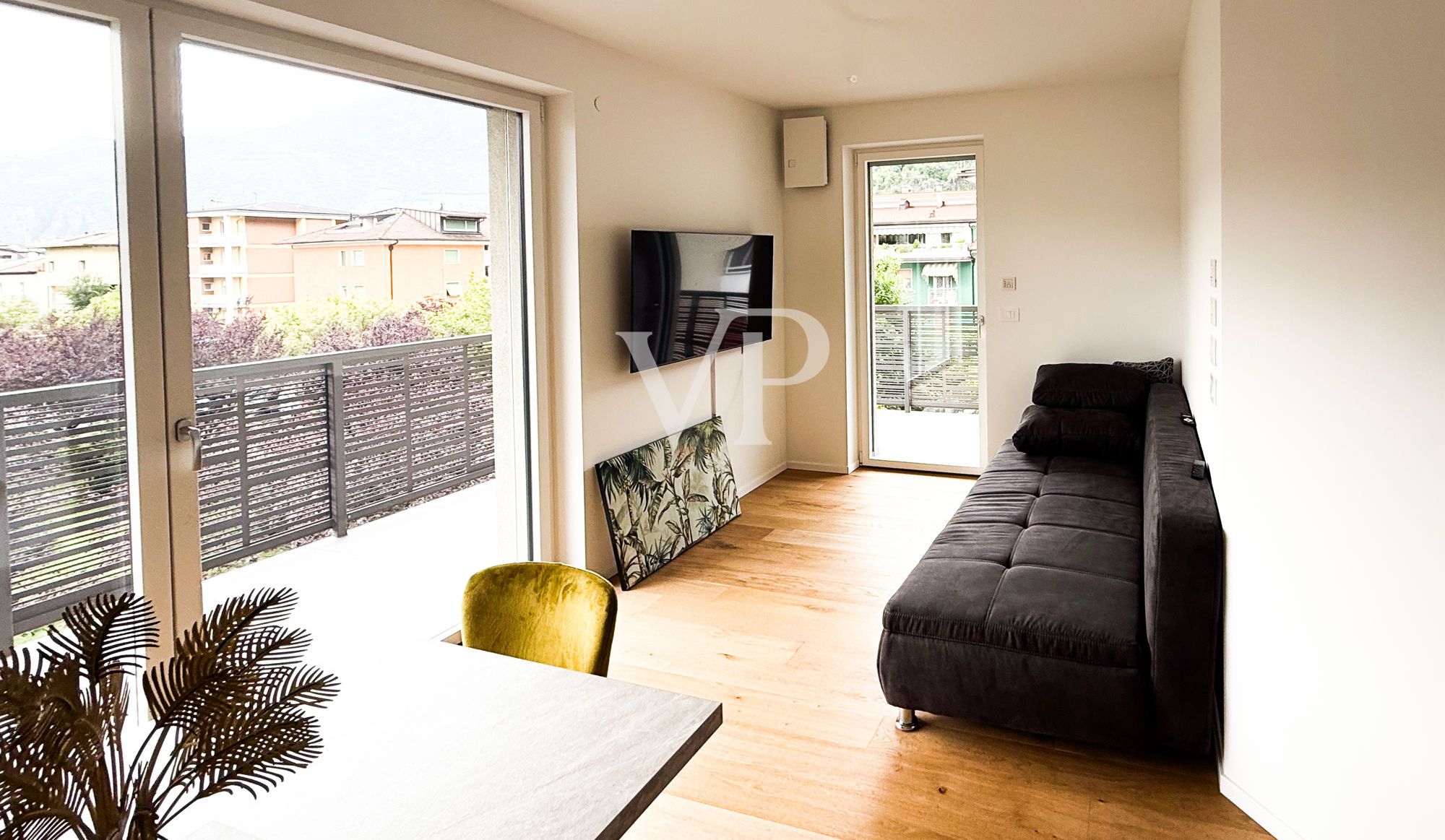 Moderne und helle Wohnung mit Terrasse