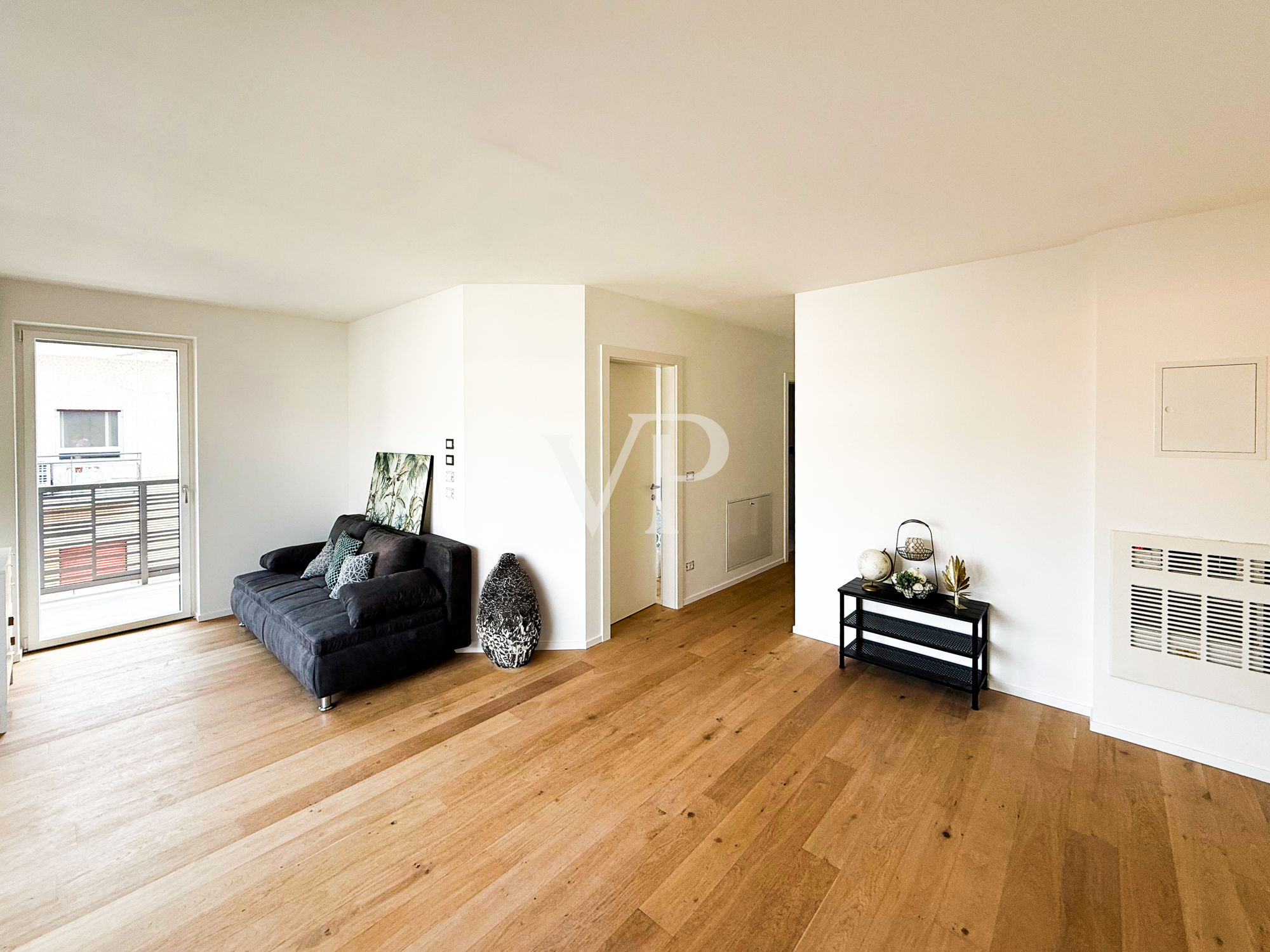 Moderne und helle Wohnung mit Terrasse