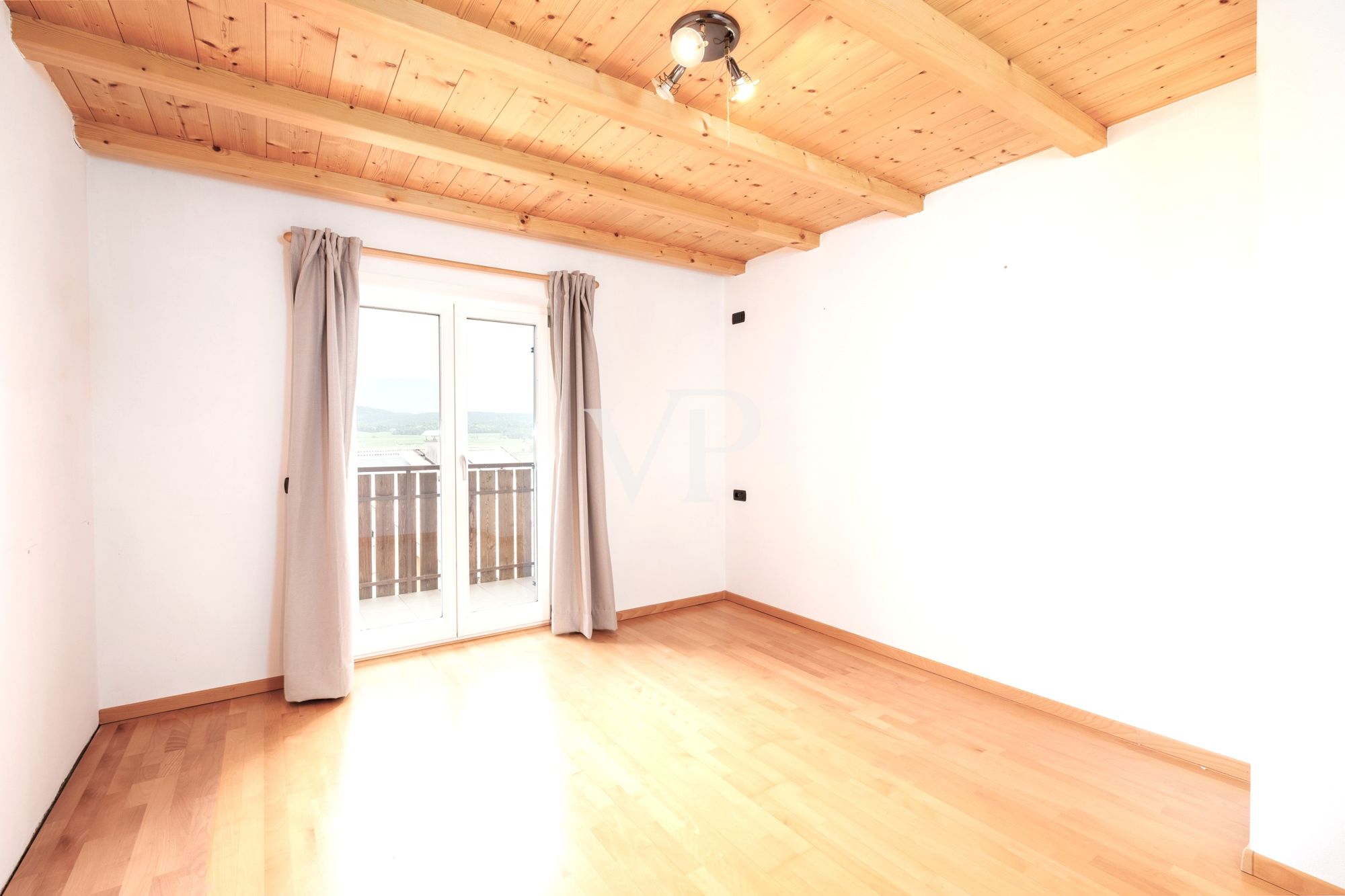 Top floor apartment with three balconies and spectacular views