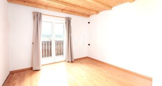 von_poll_real_estate_property_IT252942162_image_20