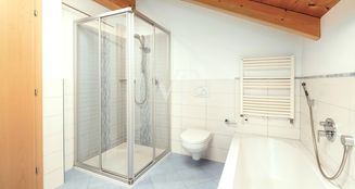 von_poll_real_estate_property_IT252942162_image_18