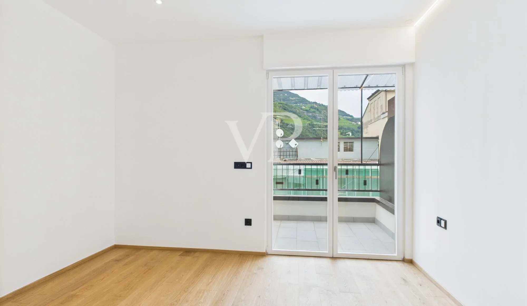 Ático con vistas - Apartamento de tres habitaciones recién renovado a dos pasos de la Piazza Gries