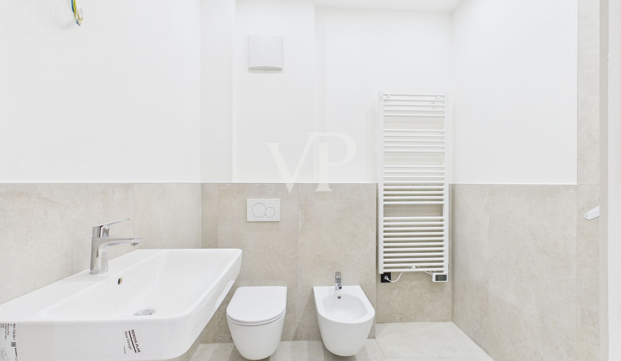 Penthouse mit Aussicht - Neu renovierte Drei-Zimmer-Wohnung in unmittelbarer Nähe des Grieser Platzes