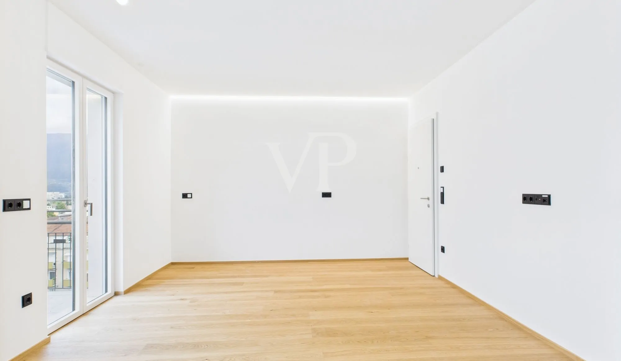 Ático con vistas - Apartamento de tres habitaciones recién renovado a dos pasos de la Piazza Gries