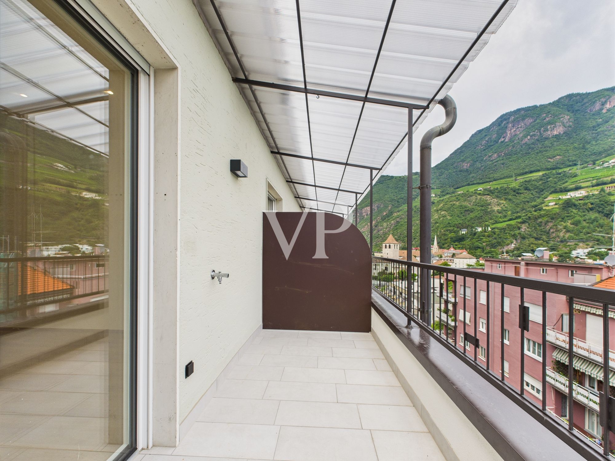 Étage en attique avec vue - Appartement de trois pièces récemment rénové à deux pas de la Piazza Gries