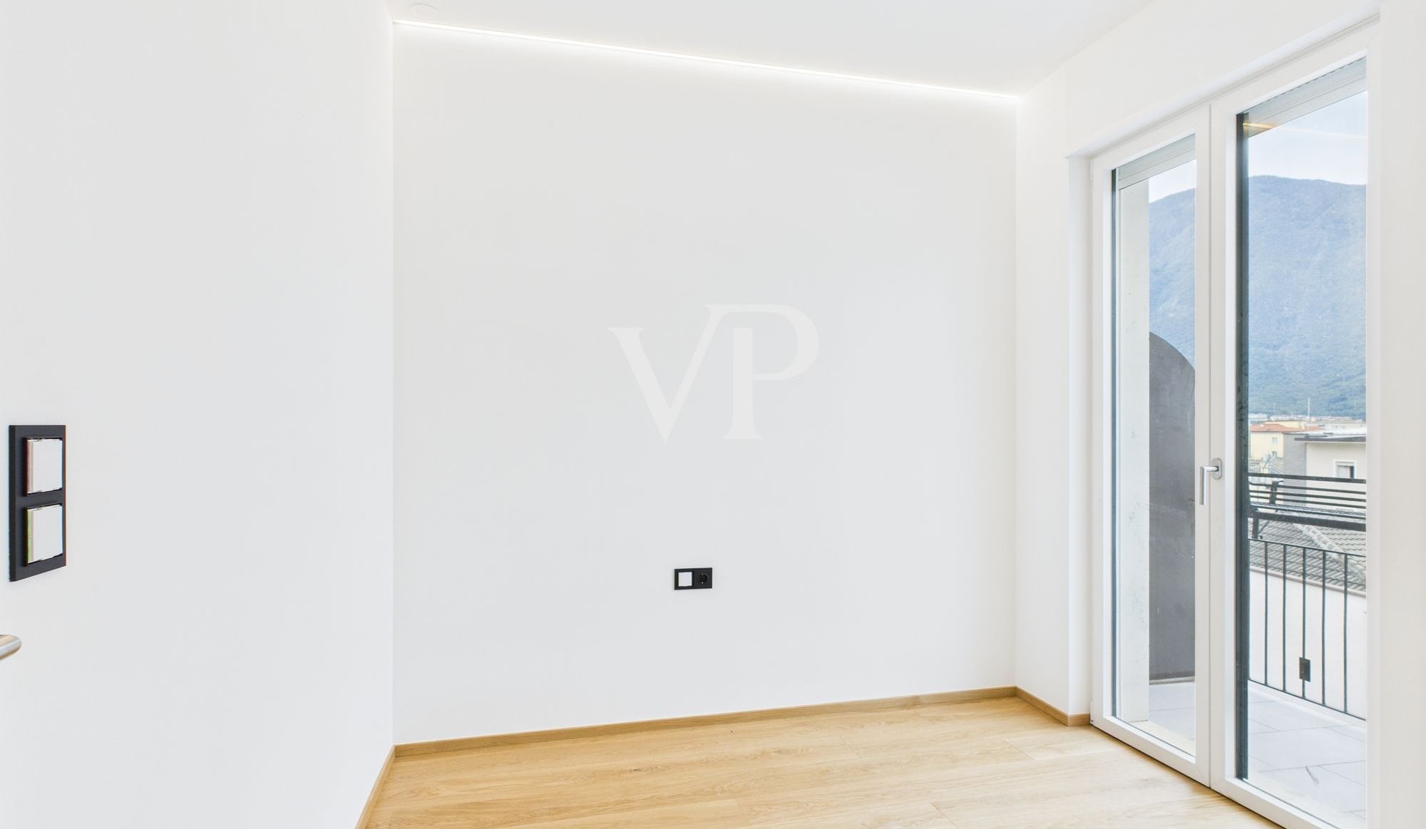 Penthouse mit Aussicht - Neu renovierte Drei-Zimmer-Wohnung in unmittelbarer Nähe des Grieser Platzes